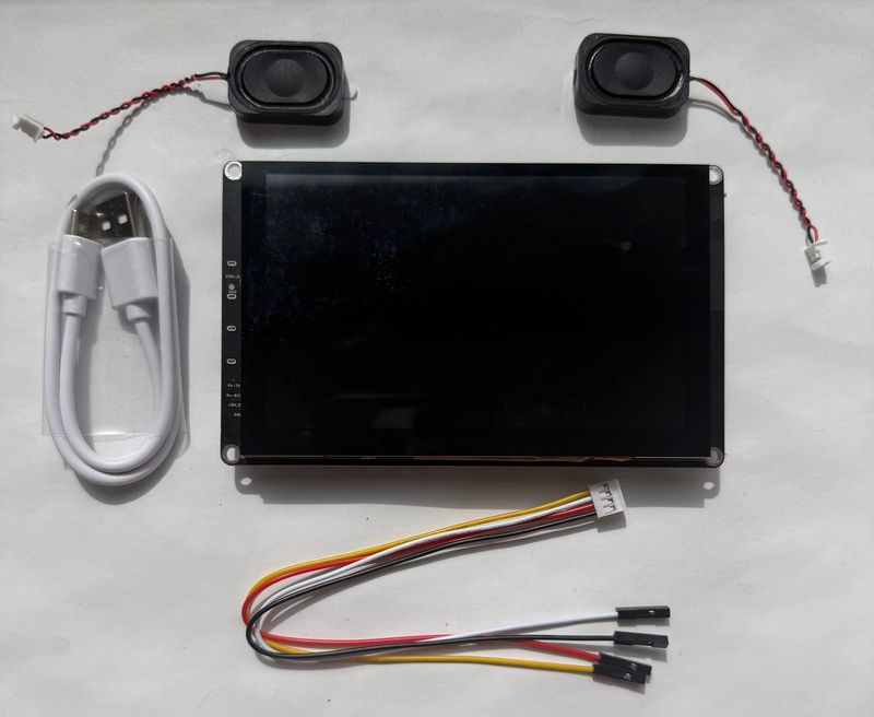 CrowPanel Advance 5.0 ESP32-P4 with its two speakers, USB cable and Grove-to-Dupont cable
